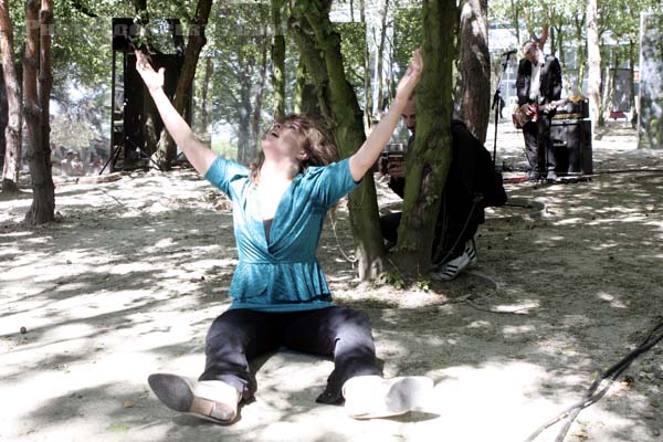 ERNA OMARSDOTTIR - 2009-05-30 - PARIS - Parc de la Villette - 